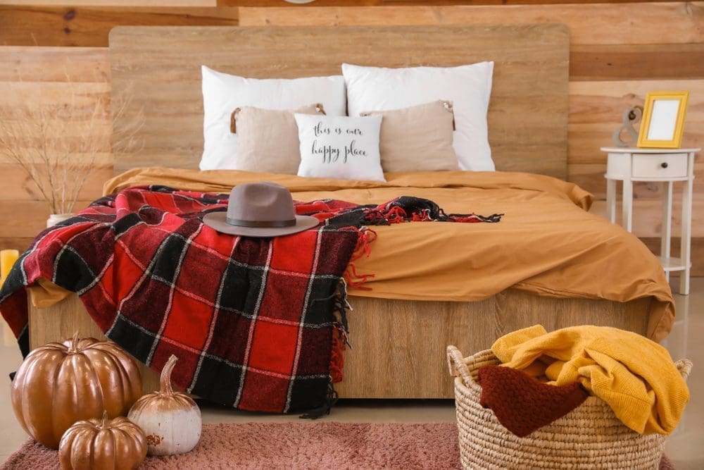 Stylish,Interior,Of,Modern,Bedroom,With,Autumn,Decor